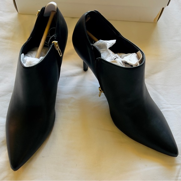 Calvin Klein Ankle Boot Heels - Size 9.5 - Picture 2 of 4